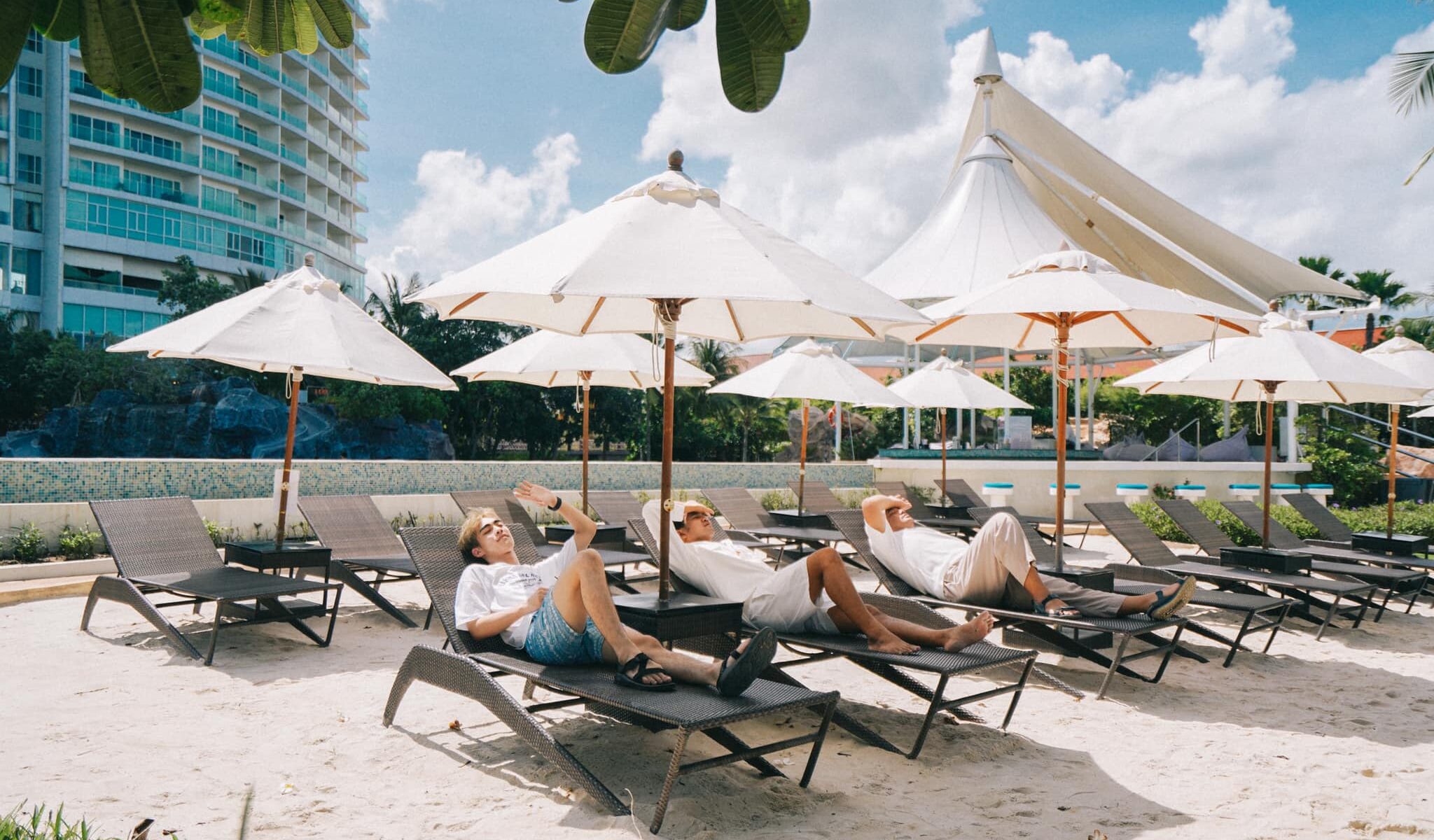 Friend Hang out at Hotel in Pattaya